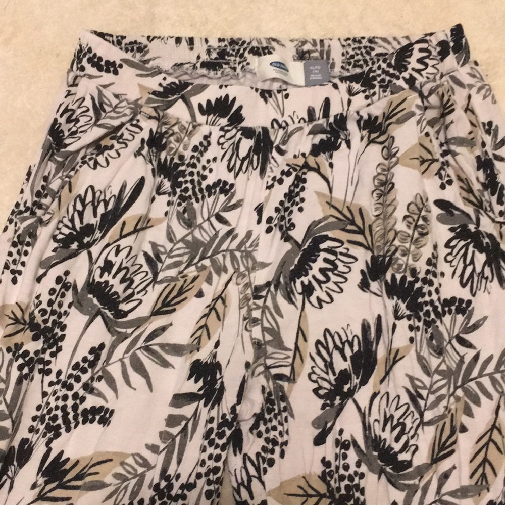 Flowey, kids size, good condition,